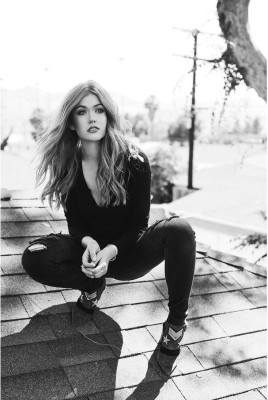 Katherine McNamara pic #1025967