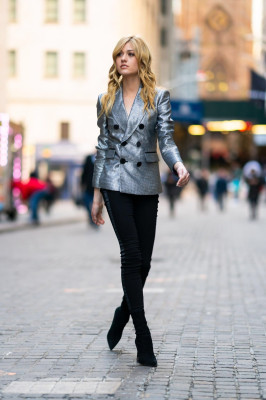 Katherine McNamara pic #1111046