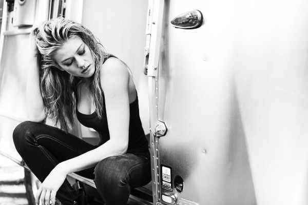 Katherine McNamara pic #1254941