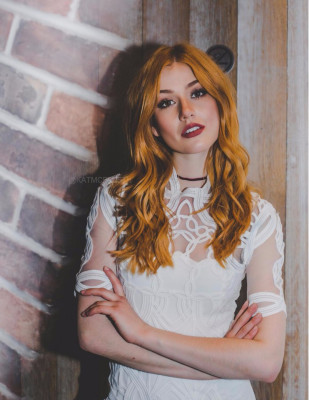 Katherine McNamara pic #939099