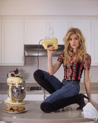 Katherine McNamara pic #1189231