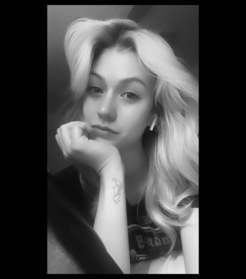 Katherine McNamara pic #1215746