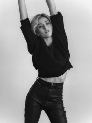 Katherine McNamara pic #1159718