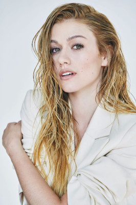 Katherine McNamara pic #1100304