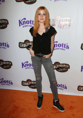 Katherine McNamara pic #857099
