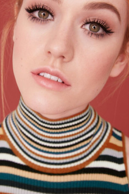 Katherine McNamara pic #964911