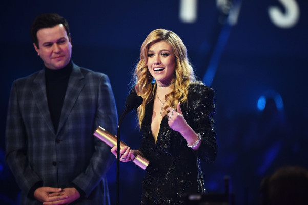 Katherine McNamara pic #1083326