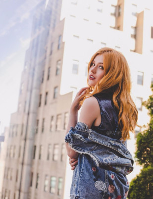 Katherine McNamara pic #939105