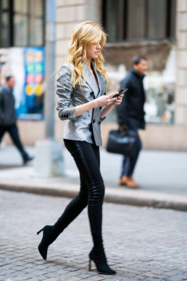 Katherine McNamara pic #1111045