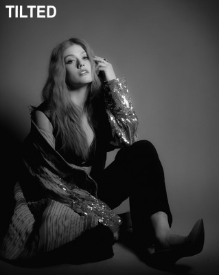 Katherine McNamara pic #1089308