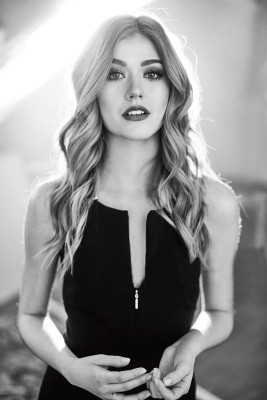 Katherine McNamara pic #906377