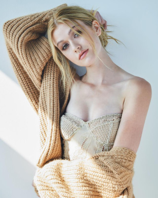 Katherine McNamara pic #1103652