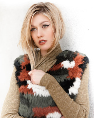 Katherine McNamara pic #1087751