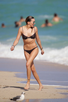 photo 4 in Katie Cassidy gallery [id822964] 2015-12-30 00:00:00