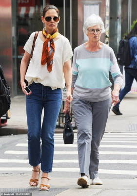 Katie Holmes pic #1144506