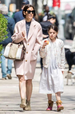 Katie Holmes pic #1033394