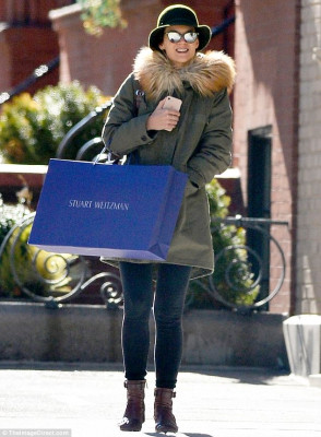 Katie Holmes pic #1003980