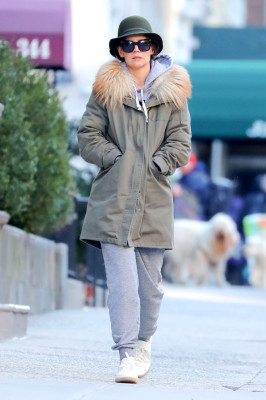 Katie Holmes pic #1003977