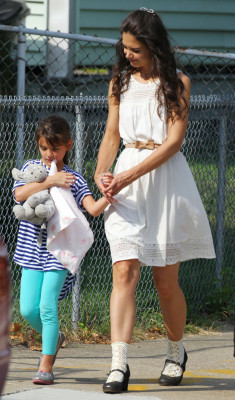 Katie Holmes pic #630543