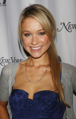Katrina Bowden pic #380811