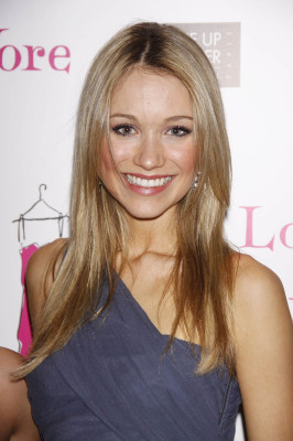 Katrina Bowden pic #347303