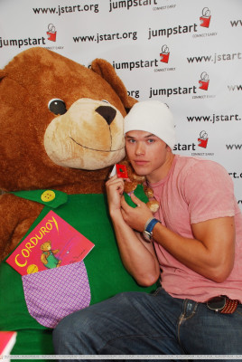 Kellan Lutz pic #280978