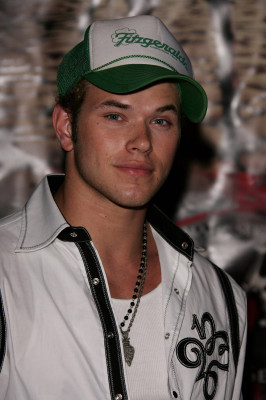 Kellan Lutz pic #276072