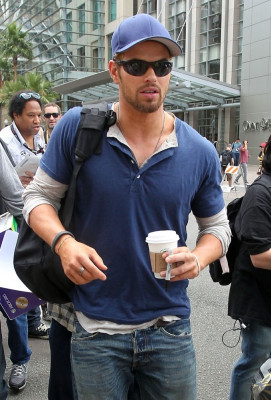 photo 26 in Kellan Lutz gallery [id510957] 2012-07-17 00:00:00