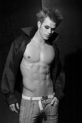 Kellan Lutz pic #226018