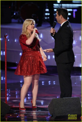 photo 13 in Kelly Clarkson gallery [id662310] 2014-01-17 00:00:00