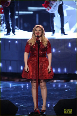 photo 15 in Kelly Clarkson gallery [id662302] 2014-01-17 00:00:00