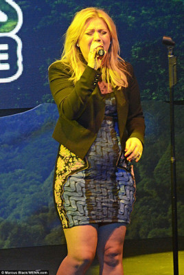 Kelly Clarkson pic #665944
