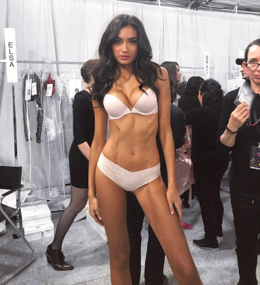 Kelly Gale pic #985868