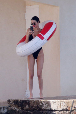 Kendall Jenner pic #1037232