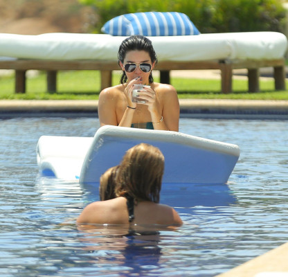 Kendall Jenner pic #793367