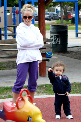 Kendra Wilkinson pic #328870