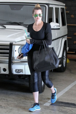 Khloe Kardashian pic #663066