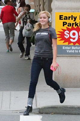 Kiernan Shipka pic #1286943