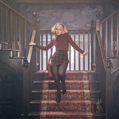 photo 4 in Kiernan Shipka gallery [id1194308] 2019-12-13 00:00:00