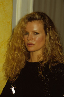 photo 17 in Kim Basinger gallery [id219400] 2009-12-24 00:00:00