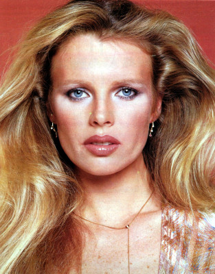 photo 3 in Kim Basinger gallery [id140385] 2009-03-20 00:00:00