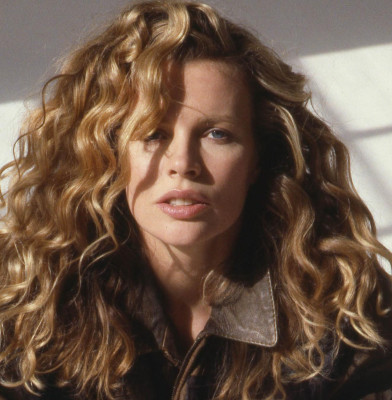 Kim Basinger pic #1072335