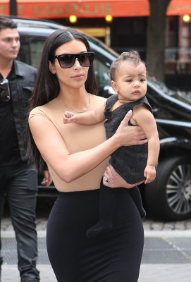 Kim Kardashian pic #715025