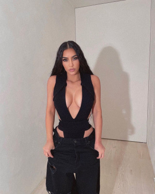 photo 28 in Kim Kardashian gallery [id1293890] 2022-01-16 00:00:00