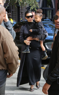 Kim Kardashian pic #803880