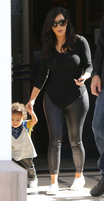 Kim Kardashian pic #736276
