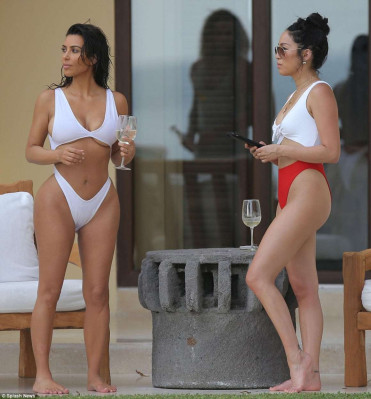 Kim Kardashian pic #915623