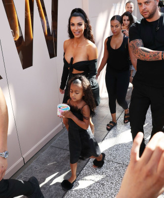 Kim Kardashian pic #1054926