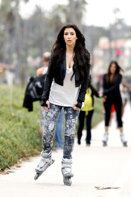 Kim Kardashian pic #244431