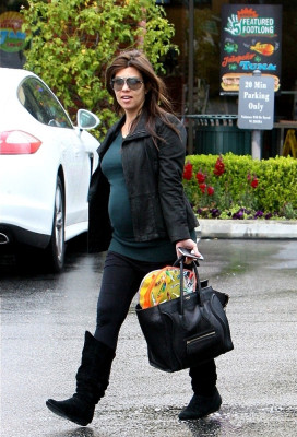 photo 6 in Kourtney Kardashian gallery [id480103] 2012-04-24 00:00:00